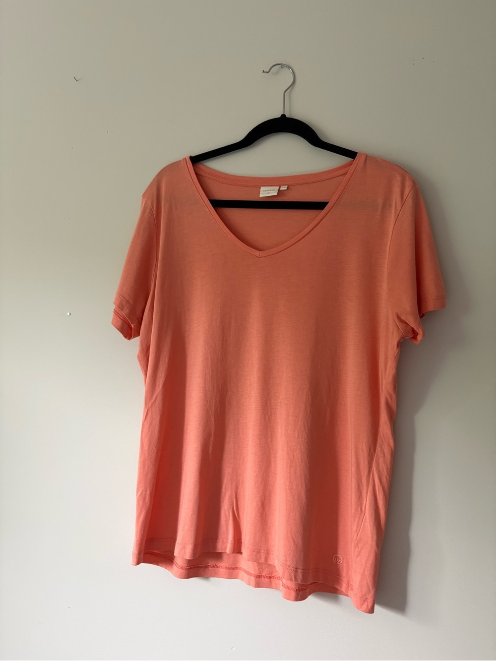 Cream Denmark Coral Peach V-Neck Cotton Modal Blend Tee - XL